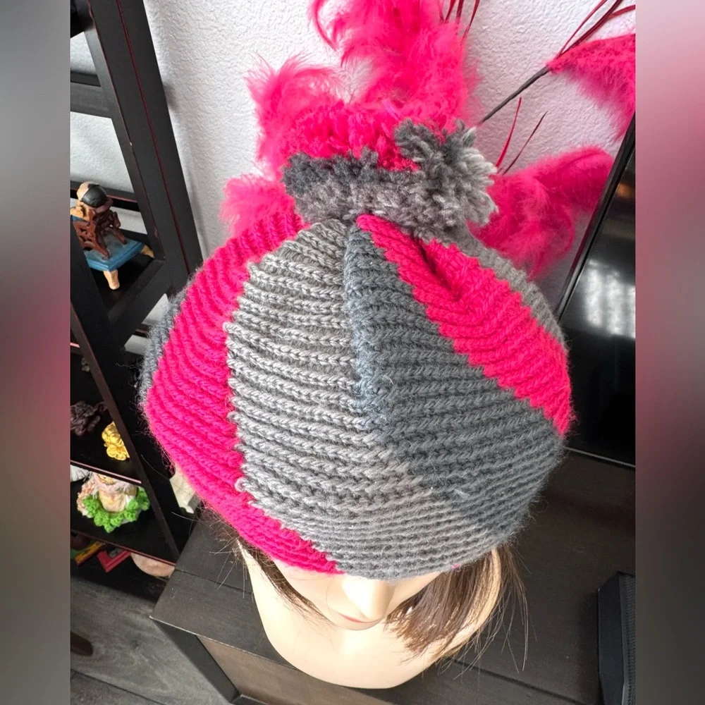 Vintage Avon Gray and Pink Knit Beret